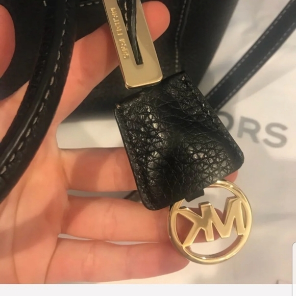 Mk handbag - Picture 9 of 11